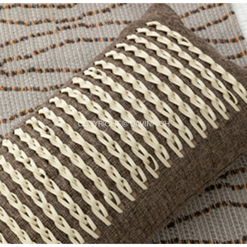 DAVINRICH sarung bantal Lumbar - Luxury Lifestyle Hotel ulasan dan harga